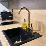 Vip Bast 143 Location - Lux Z Wanna Lub Bez Wanny Do Wyboru Off Piotrkowska Stajnia Jednorozca Hopalupa Atlas Arena Aparthotel 3*