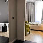Aparthotel Vip Bast 143 Location - Lux Z Wanna Lub Bez Wanny Do Wyboru Off Piotrkowska Stajnia Jednorozca Hopalupa Atlas Arena 3*