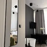 Aparthotel Vip Bast 143 Location - Lux Z Wanna Lub Bez Wanny Do Wyboru Off Piotrkowska Stajnia Jednorozca Hopalupa Atlas Arena 3*