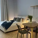 Vip Bast 143 Location - Lux Z Wanna Lub Bez Wanny Do Wyboru Off Piotrkowska Stajnia Jednorozca Hopalupa Atlas Arena Aparthotel