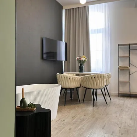 Vip Bast 143 Location - Lux Z Wanna Lub Bez Wanny Do Wyboru Off Piotrkowska Stajnia Jednorozca Hopalupa Atlas Arena Aparthotel Lodz