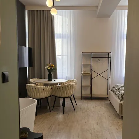 Vip Bast 143 Location - Lux Z Wanną Off Piotrkowska Stajnia Jednorożca Hopalupa Atlas Arena 3* Łódź