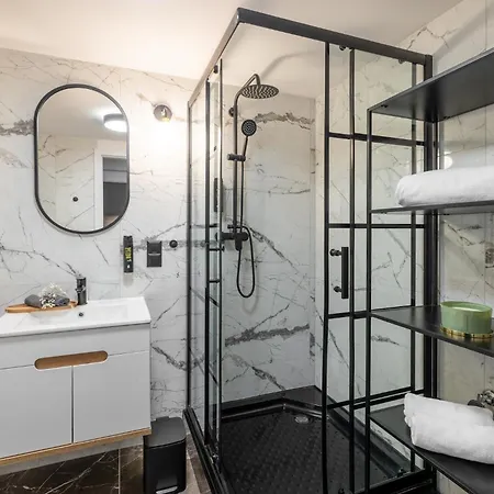 Vip Bast 143 Location - Lux Z Wanna Lub Bez Wanny Do Wyboru Off Piotrkowska Stajnia Jednorozca Hopalupa Atlas Arena 3* 罗兹