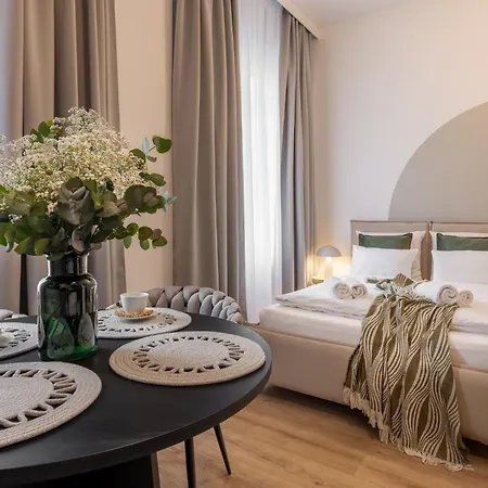 Aparthotel Vip Bast 143 Location - Lux Z Wanna Lub Bez Wanny Do Wyboru Off Piotrkowska Stajnia Jednorozca Hopalupa Atlas Arena