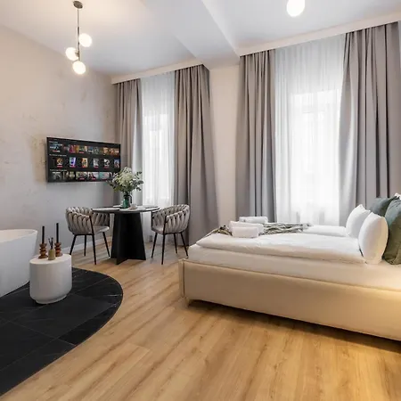 Vip Bast 143 Location - Lux Z Wanna Lub Bez Wanny Do Wyboru Off Piotrkowska Stajnia Jednorozca Hopalupa Atlas Arena 3* Łódź