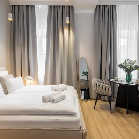 Vip Bast 143 Location - Lux Z Wanna Lub Bez Wanny Do Wyboru Off Piotrkowska Stajnia Jednorozca Hopalupa Atlas Arena 3* Łódź