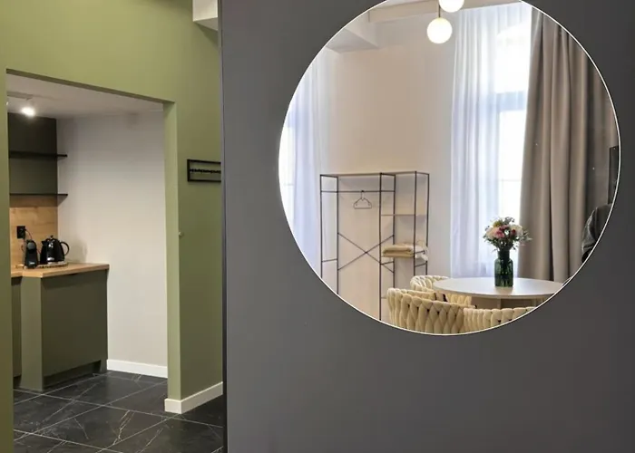 Vip Bast 143 Location - Lux Z Wanna Lub Bez Wanny Do Wyboru Off Piotrkowska Stajnia Jednorozca Hopalupa Atlas Arena 3* 罗兹