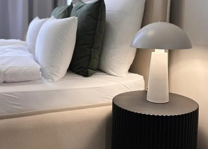 Vip Bast 143 Location - Lux Z Wanna Lub Bez Wanny Do Wyboru Off Piotrkowska Stajnia Jednorozca Hopalupa Atlas Arena 3*