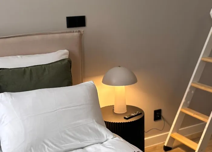 Vip Bast 143 Location - Lux Z Wanna Lub Bez Wanny Do Wyboru Off Piotrkowska Stajnia Jednorozca Hopalupa Atlas Arena 3*