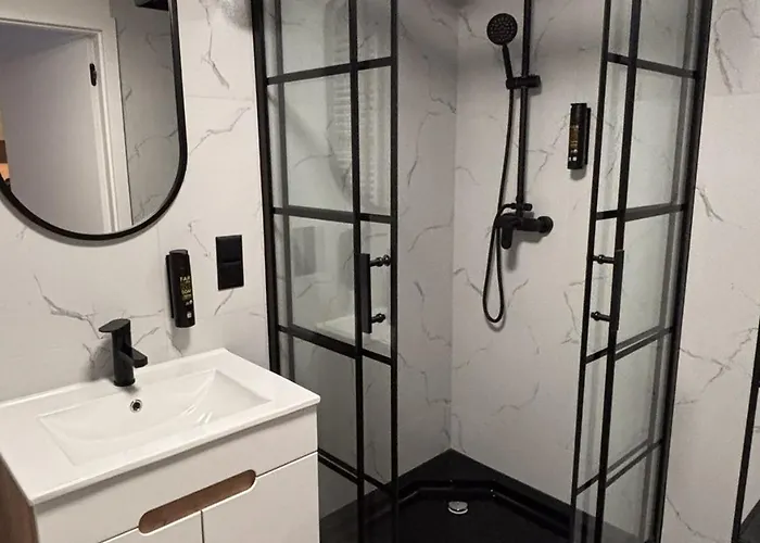 Vip Bast 143 Location - Lux Z Wanna Lub Bez Wanny Do Wyboru Off Piotrkowska Stajnia Jednorozca Hopalupa Atlas Arena 3* 罗兹