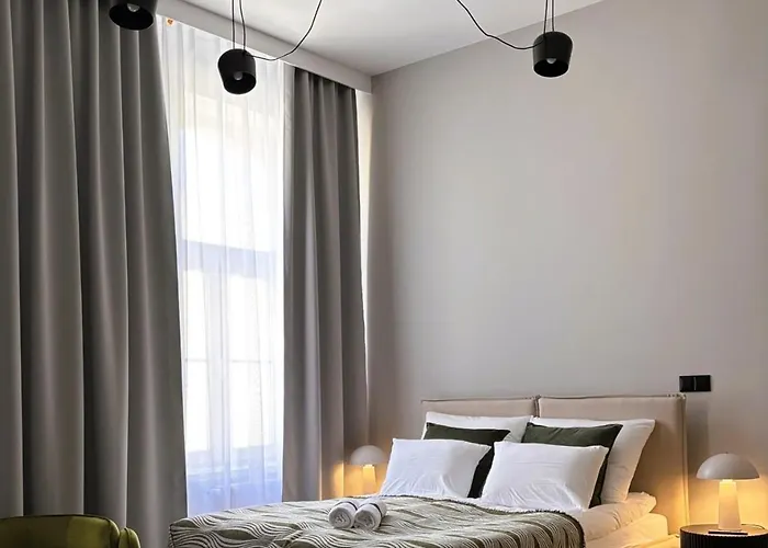 Vip Bast 143 Location - Lux Z Wanna Lub Bez Wanny Do Wyboru Off Piotrkowska Stajnia Jednorozca Hopalupa Atlas Arena 3*