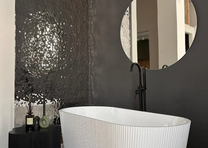 Vip Bast 143 Location - Lux Z Wanna Lub Bez Wanny Do Wyboru Off Piotrkowska Stajnia Jednorozca Hopalupa Atlas Arena 3*