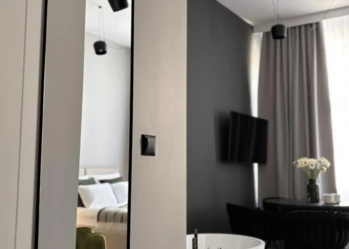 公寓式酒店 Vip Bast 143 Location - Lux Z Wanna Lub Bez Wanny Do Wyboru Off Piotrkowska Stajnia Jednorozca Hopalupa Atlas Arena 3*