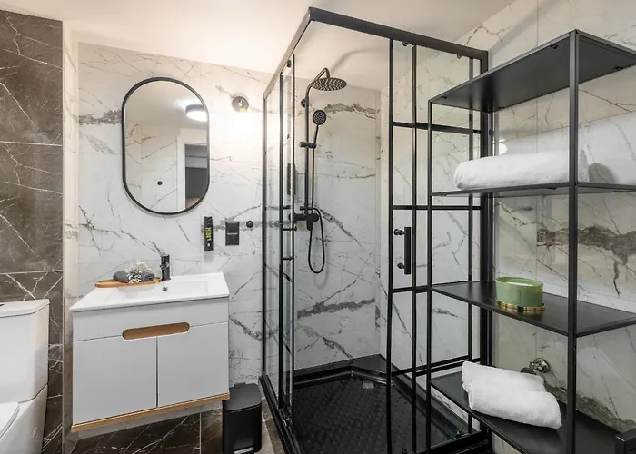 Vip Bast 143 Location - Lux Z Wanna Lub Bez Wanny Do Wyboru Off Piotrkowska Stajnia Jednorozca Hopalupa Atlas Arena 3* 罗兹