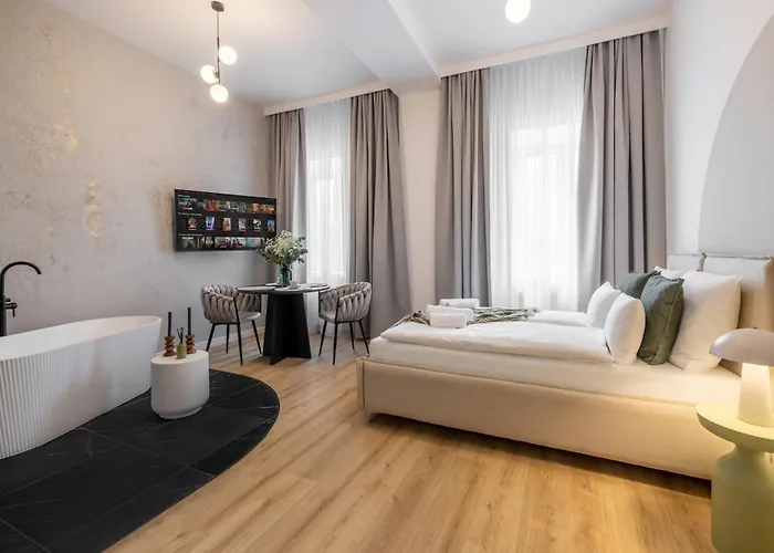 Vip Bast 143 Location - Lux Z Wanna Lub Bez Wanny Do Wyboru Off Piotrkowska Stajnia Jednorozca Hopalupa Atlas Arena 3* 罗兹