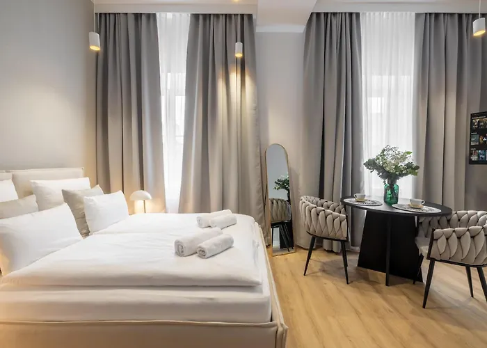 Vip Bast 143 Location - Lux Z Wanna Lub Bez Wanny Do Wyboru Off Piotrkowska Stajnia Jednorozca Hopalupa Atlas Arena 3* 罗兹