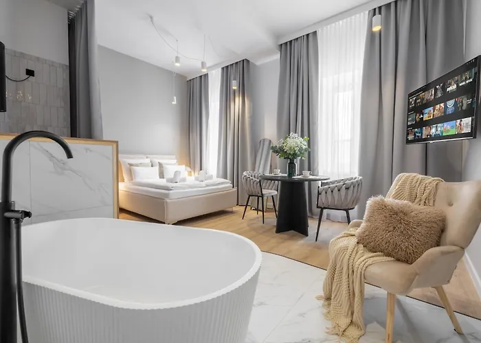 Vip Bast 143 Location - Lux Z Wanna Lub Bez Wanny Do Wyboru Off Piotrkowska Stajnia Jednorozca Hopalupa Atlas Arena 3* 罗兹