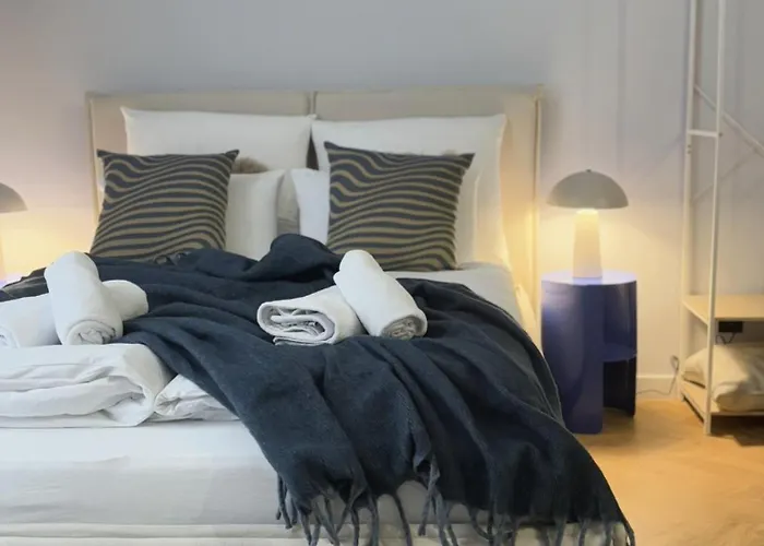 Vip Bast 143 Location - Lux Z Wanna Lub Bez Wanny Do Wyboru Off Piotrkowska Stajnia Jednorozca Hopalupa Atlas Arena 3*